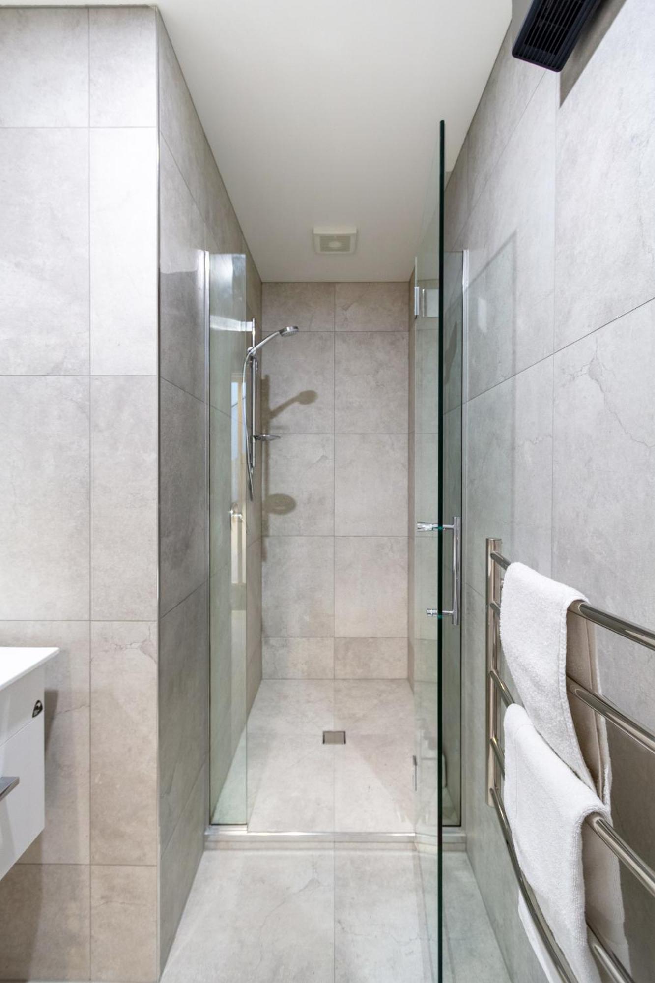 2 Bed, 2 Bath W Sofa Bed - Great Cafes Nearby Daire Christchurch Dış mekan fotoğraf