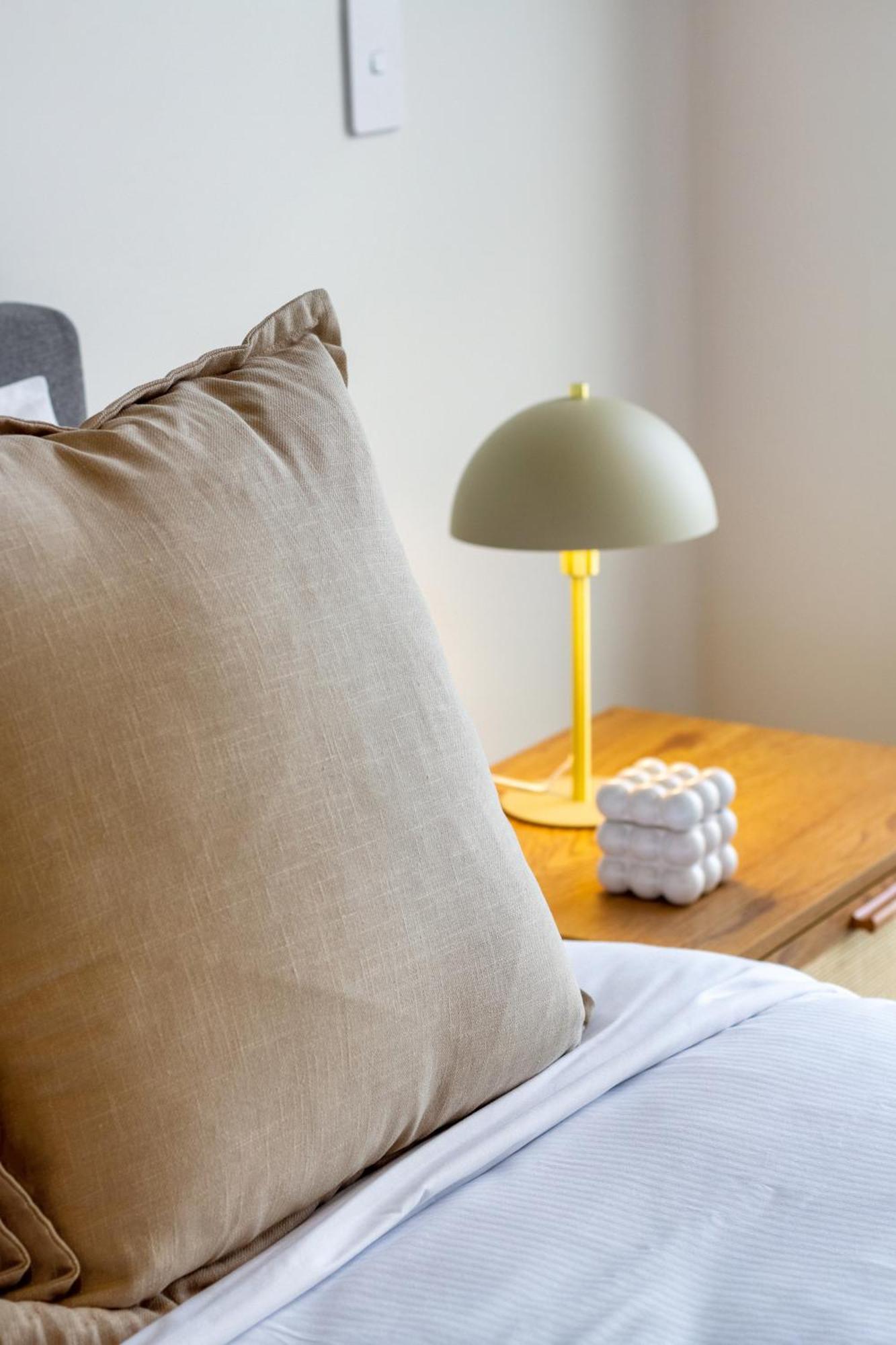 2 Bed, 2 Bath W Sofa Bed - Great Cafes Nearby Daire Christchurch Dış mekan fotoğraf