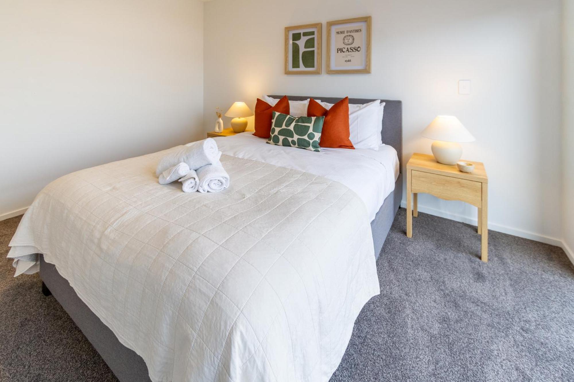 2 Bed, 2 Bath W Sofa Bed - Great Cafes Nearby Daire Christchurch Dış mekan fotoğraf