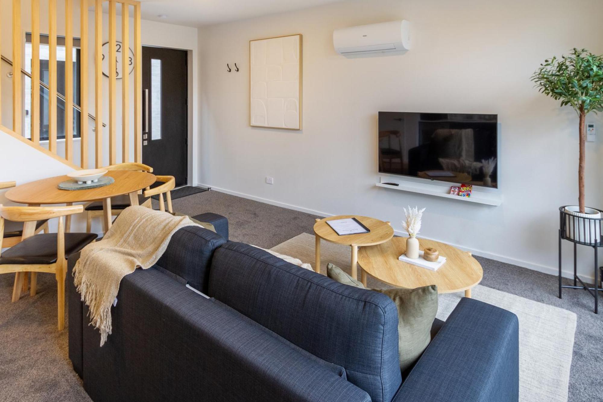 2 Bed, 2 Bath W Sofa Bed - Great Cafes Nearby Daire Christchurch Dış mekan fotoğraf