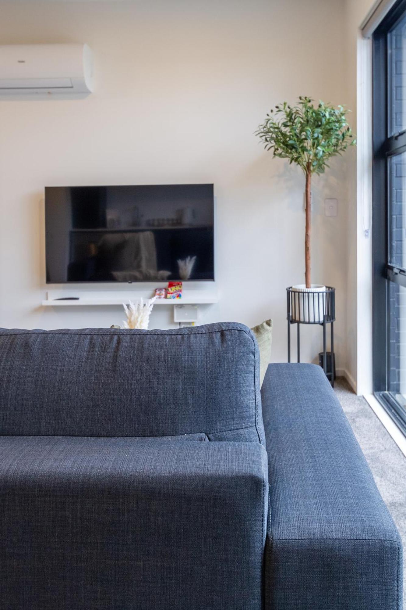 2 Bed, 2 Bath W Sofa Bed - Great Cafes Nearby Daire Christchurch Dış mekan fotoğraf