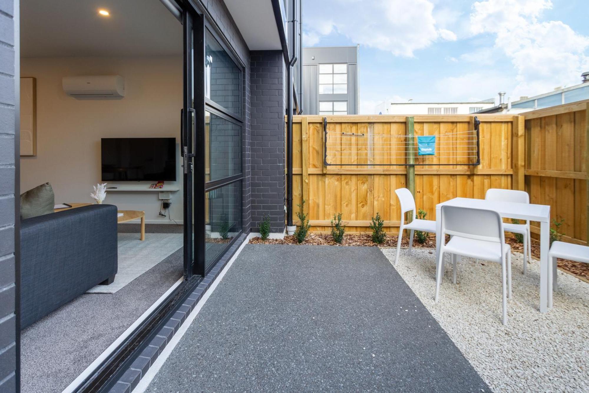 2 Bed, 2 Bath W Sofa Bed - Great Cafes Nearby Daire Christchurch Dış mekan fotoğraf